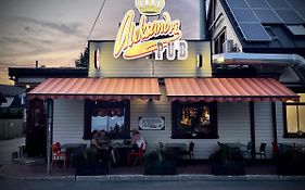 Aleksandri Guesthouse